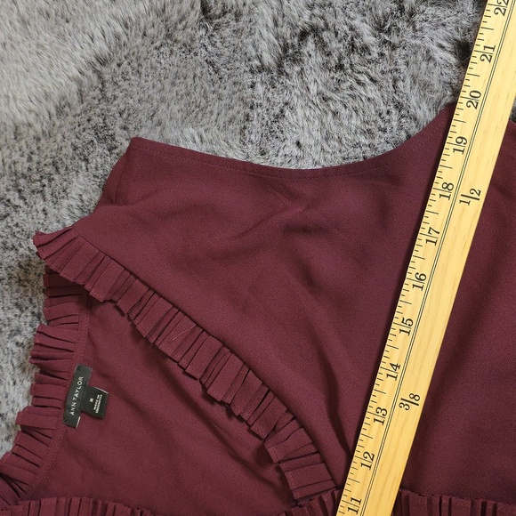 Ann Taylor Burgandy Wine Sleeveless Shell flowy Button Blouse Size M - Picture 11 of 12